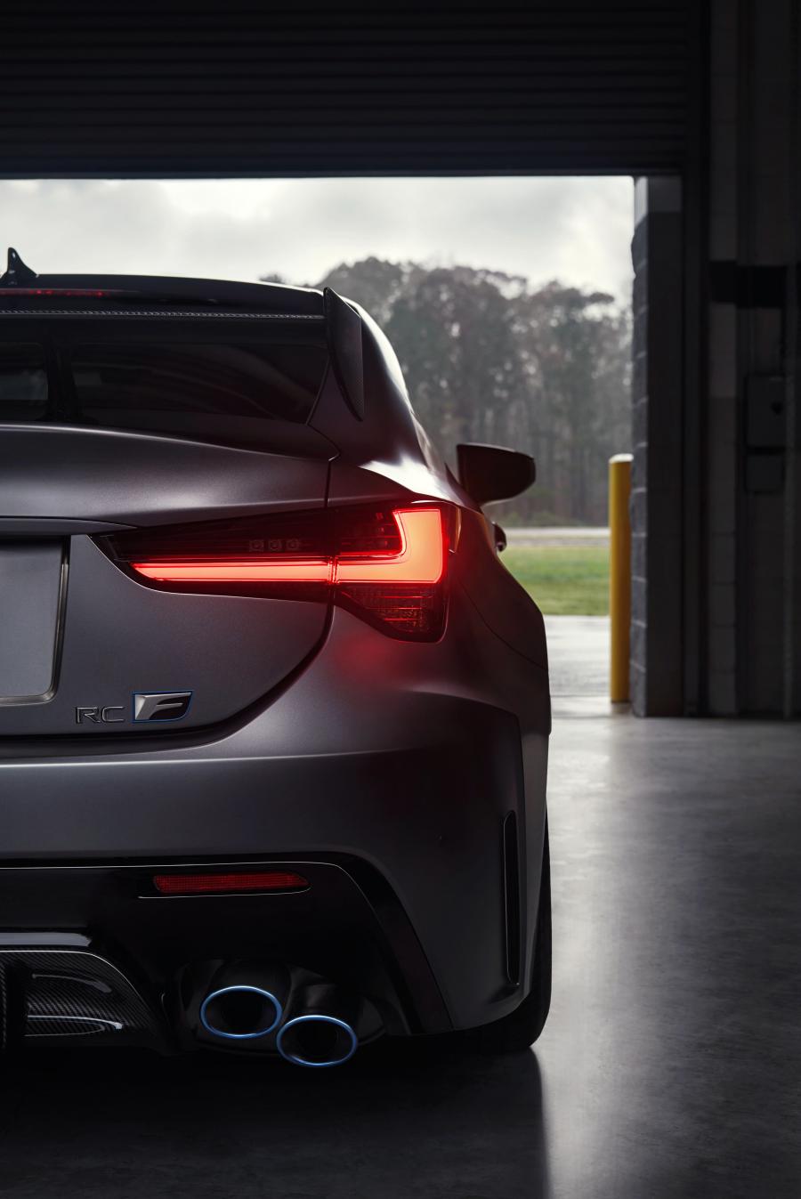 Детали экстерьера Lexus RC F Track Edition 2019 года  (NA) (фото 19 из 48)
